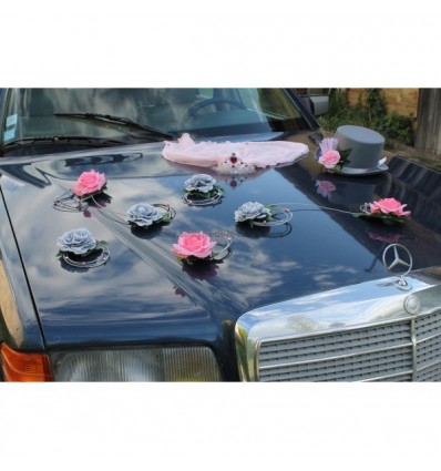 Décoration de voiture des mariées avec chapeau et voile rose, gris