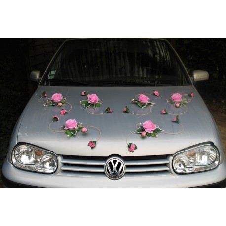 Décoration de voiture pour mariage thème blanc et rose