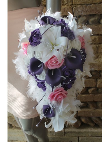 BOUQUET MARIÉE TOMBANT ARUMS ROSES ET LYS VIOLET ET ROSE